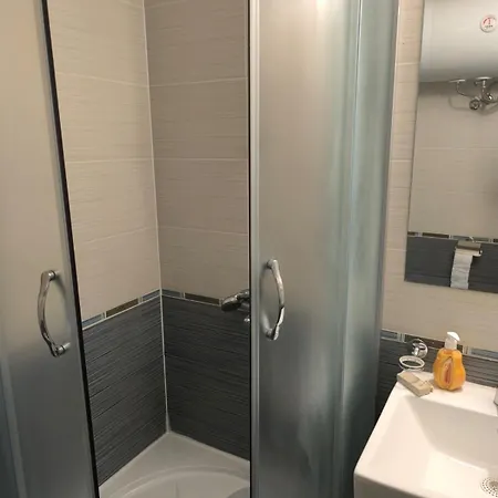 кара миа דירה