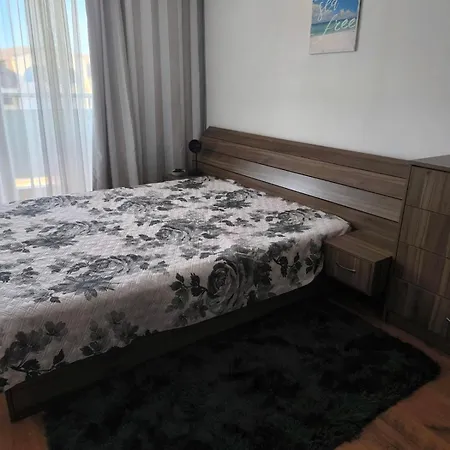 Daire кара миа *